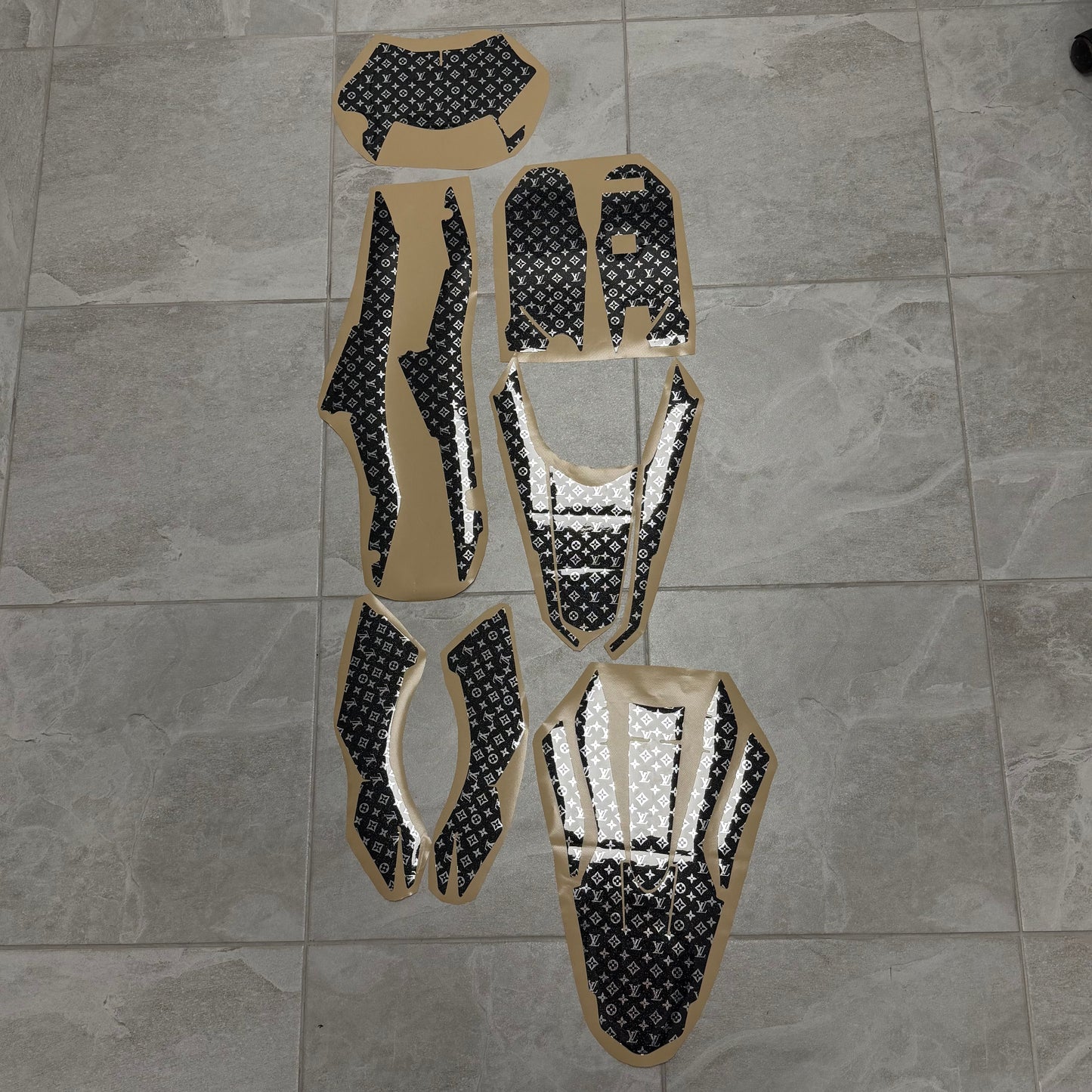 LV patern Ultrabee Decals kit